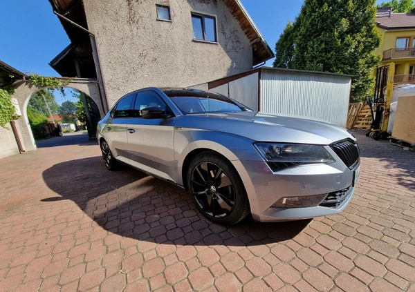 Skoda Superb cena 128000 przebieg: 96400, rok produkcji 2019 z Kobyłka małe 326